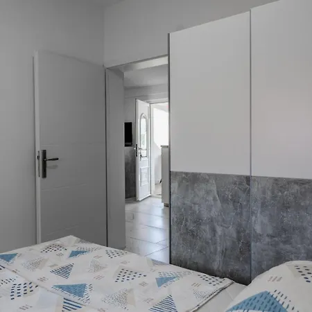 Kristija Apartment *