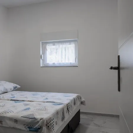Kristija Apartment *