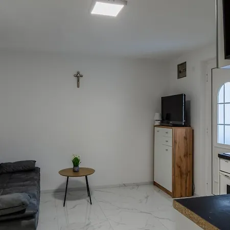 Apartment Kristija *