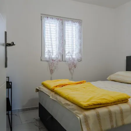 Kristija Apartamento *